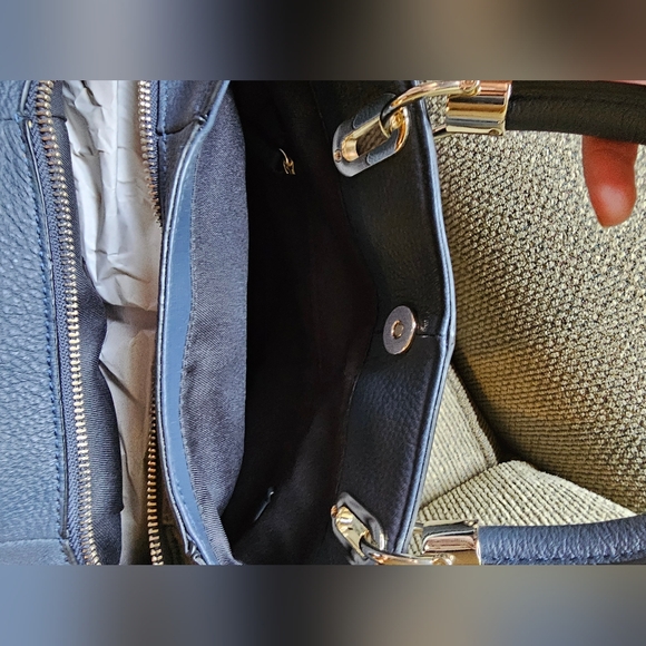 Vince Camuto Navy Blue leather Elva Satchel Handbag with crossbody strap NWT - Picture 8 of 16